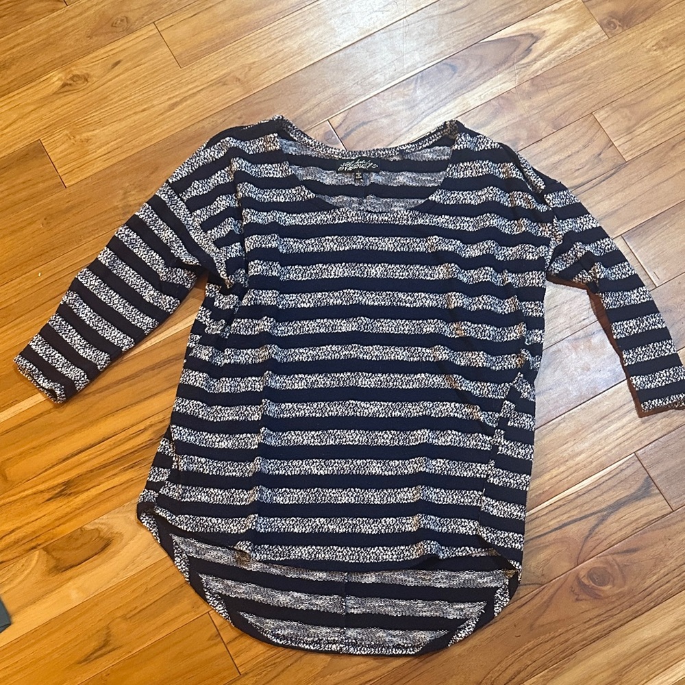 Absolutely Famous Black and White Patterned Long Sleeve Top